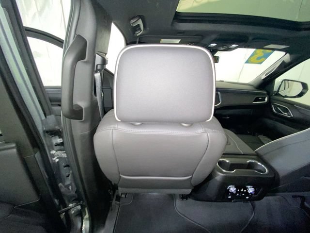 Used 2023 GMC Yukon SLT w/ SLT Luxury Package AWD/4WD image 36