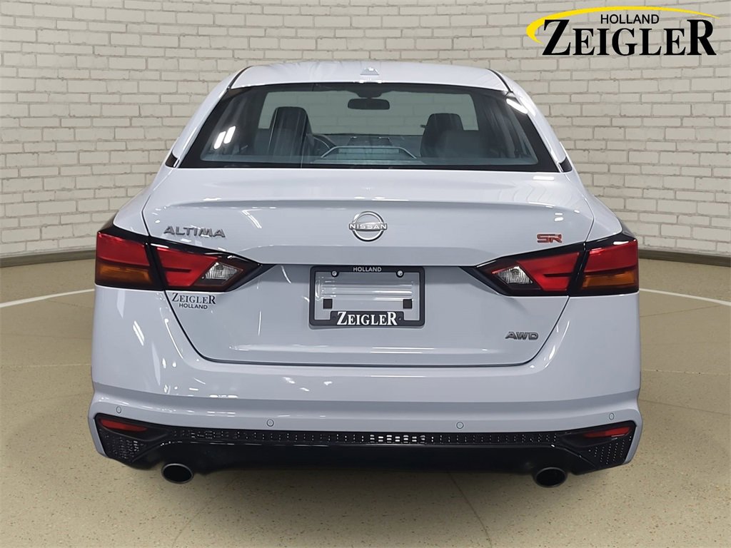 Used 2025 Nissan Altima 2.5 SR image 6