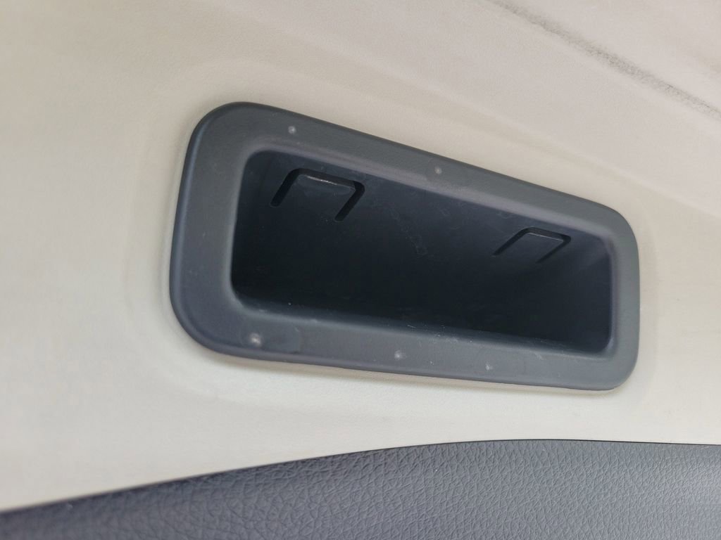 Certified 2020 Nissan Rogue SV FWD image 13