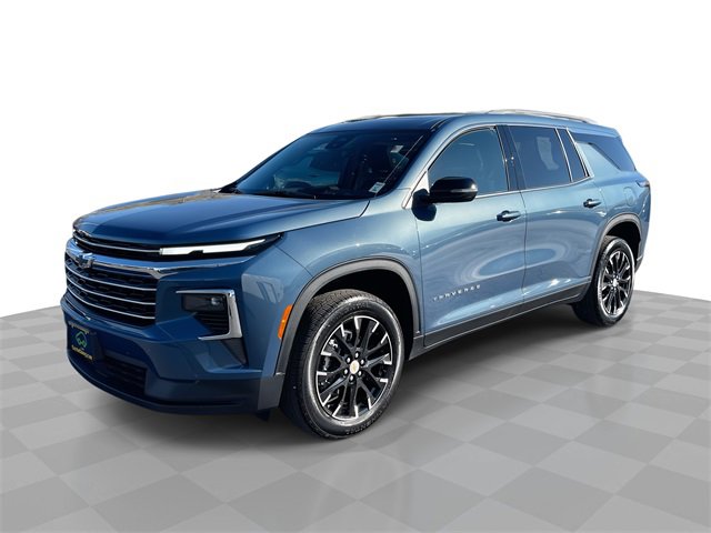 Certified 2025 Chevrolet Traverse LT w/ Sun and Wheel Package image 1