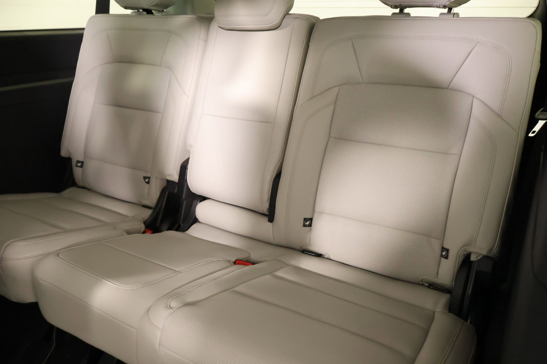 New 2026 Lincoln Navigator L Reserve AWD/4WD image 13