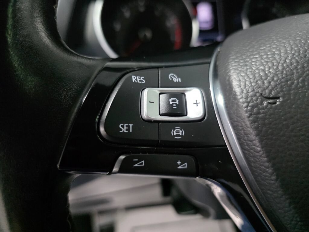 Used 2021 Volkswagen Tiguan SE R-Line w/ 3rd Row Seat Package AWD/4WD image 14