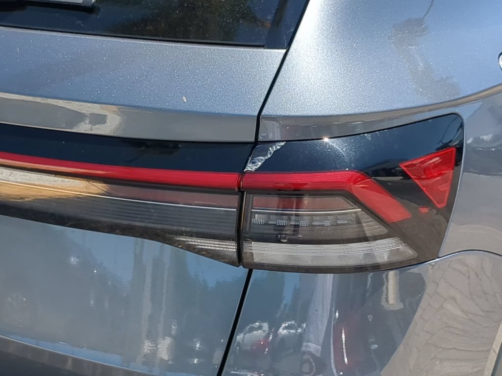 New 2026 Volkswagen Taos SE FWD image 8