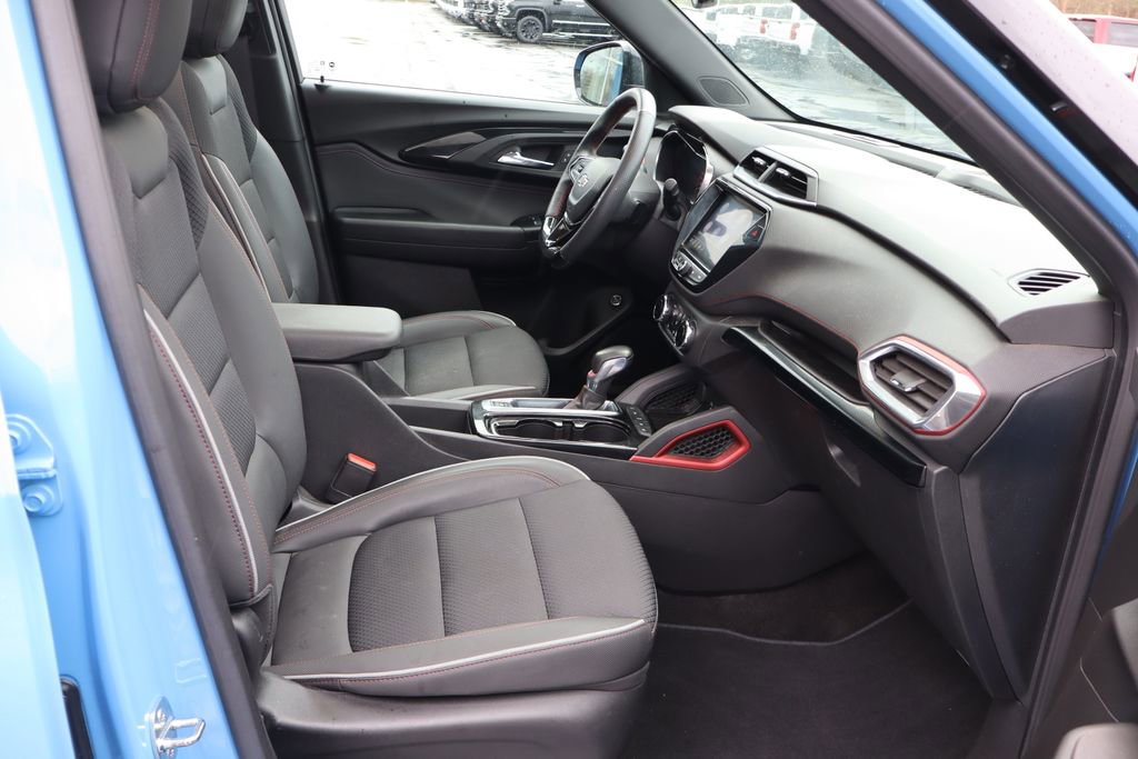 Used 2023 Chevrolet TrailBlazer RS w/ Sun and Liftgate Package image 18