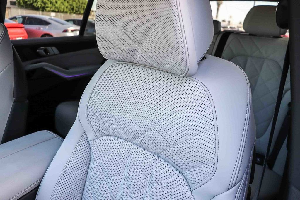 Used 2026 BMW X5 sDrive40i w/ M Sport Package image 26