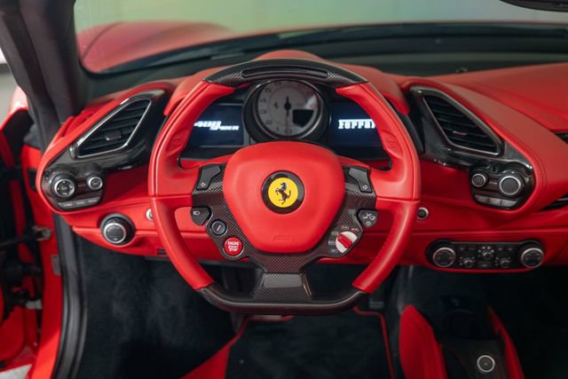 Used 2018 Ferrari 488 Spider RWD image 19