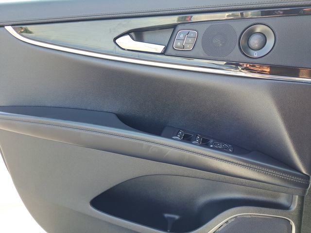 Certified 2022 Lincoln Nautilus Reserve w/ Equipment Group 201A image 21