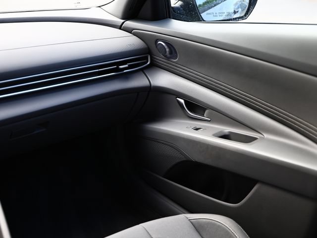 Used 2025 Hyundai Elantra Sport FWD image 27