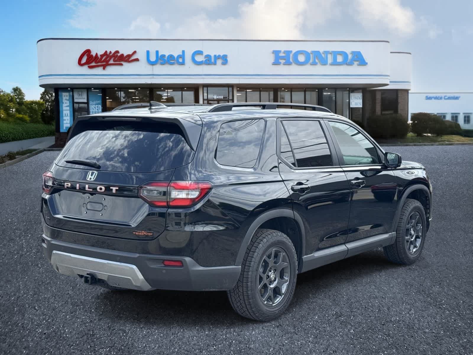 Used 2026 Honda Pilot TrailSport image 5