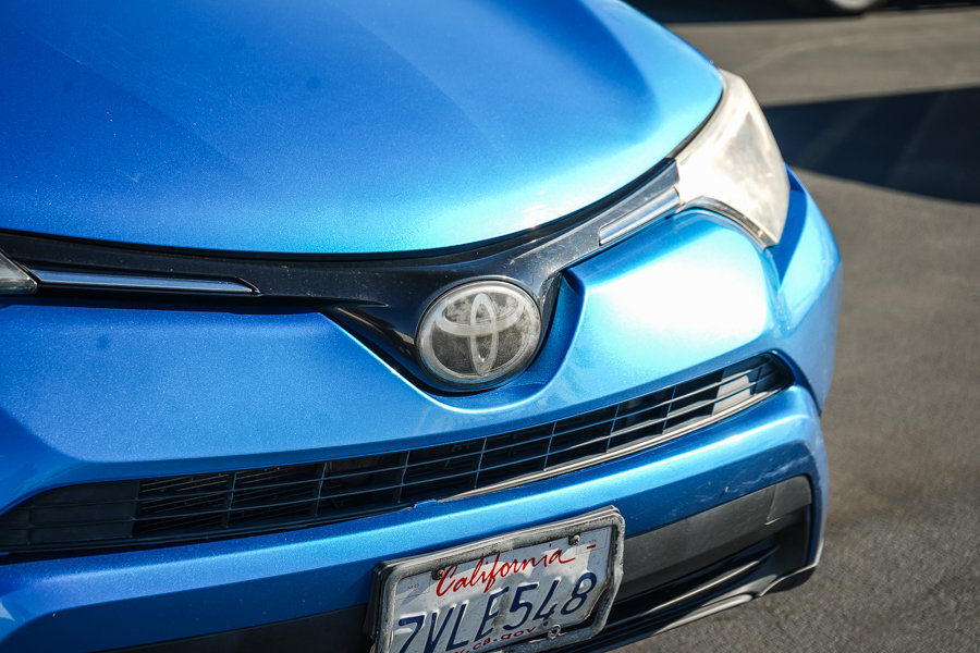 Used 2017 Toyota RAV4 LE w/ Cargo Management Package FWD image 5