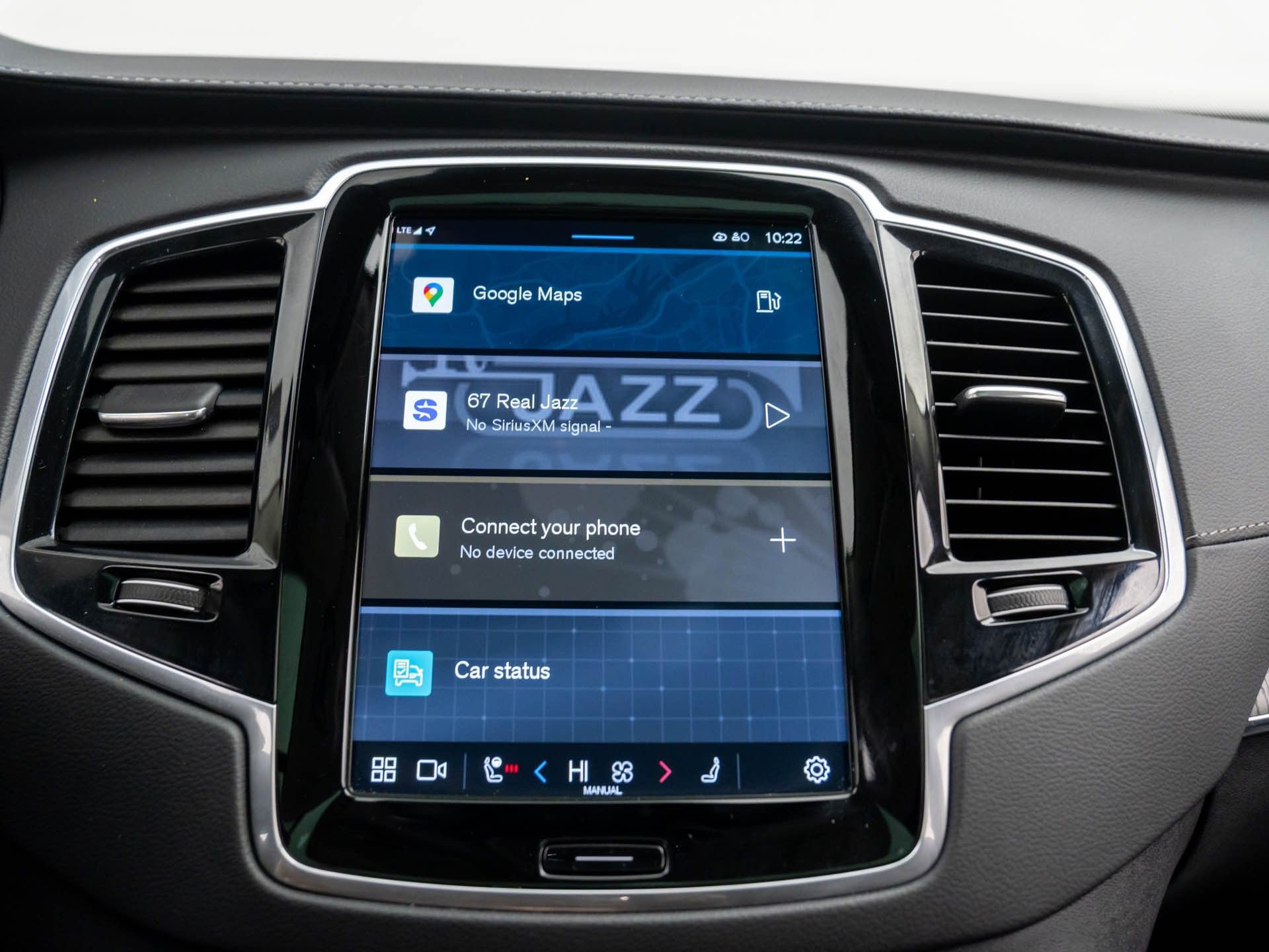 Used 2024 Volvo XC90 B6 Ultimate w/ Protection Package image 25