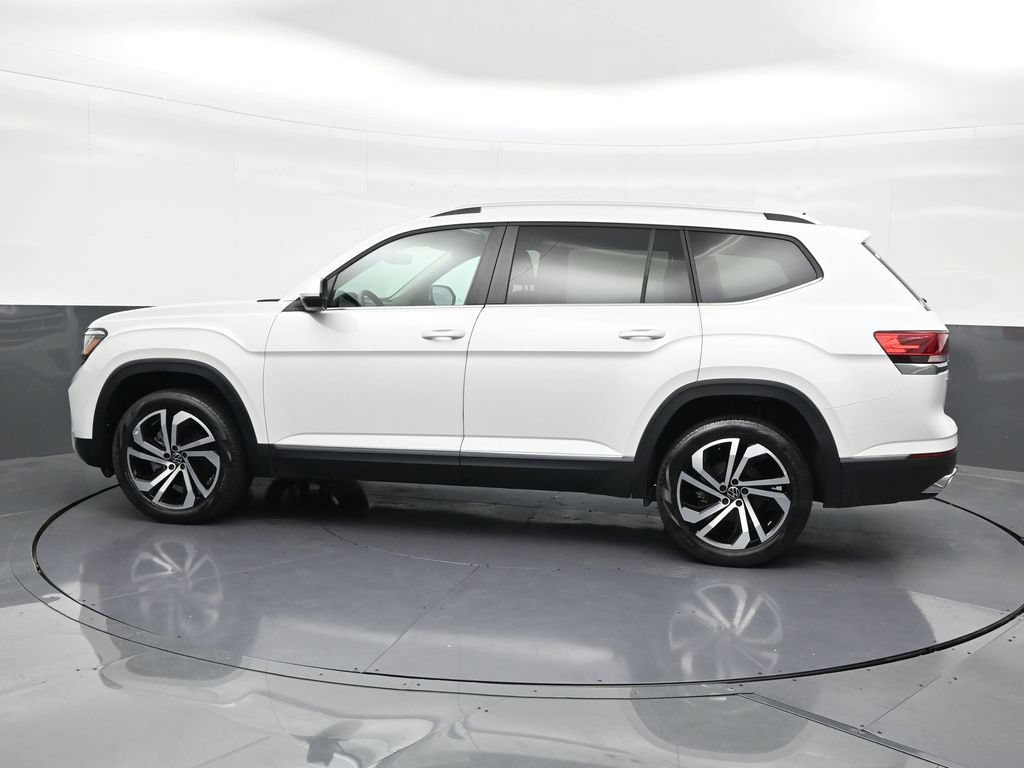 Used 2023 Volkswagen Atlas SEL AWD/4WD image 2