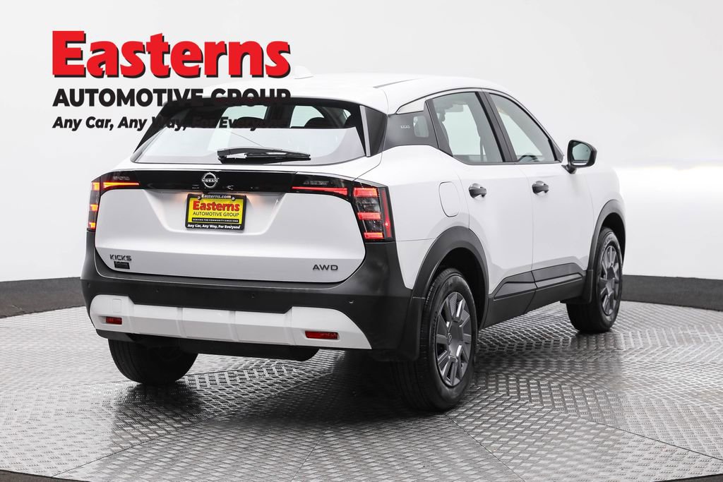 Used 2025 Nissan Kicks S image 5
