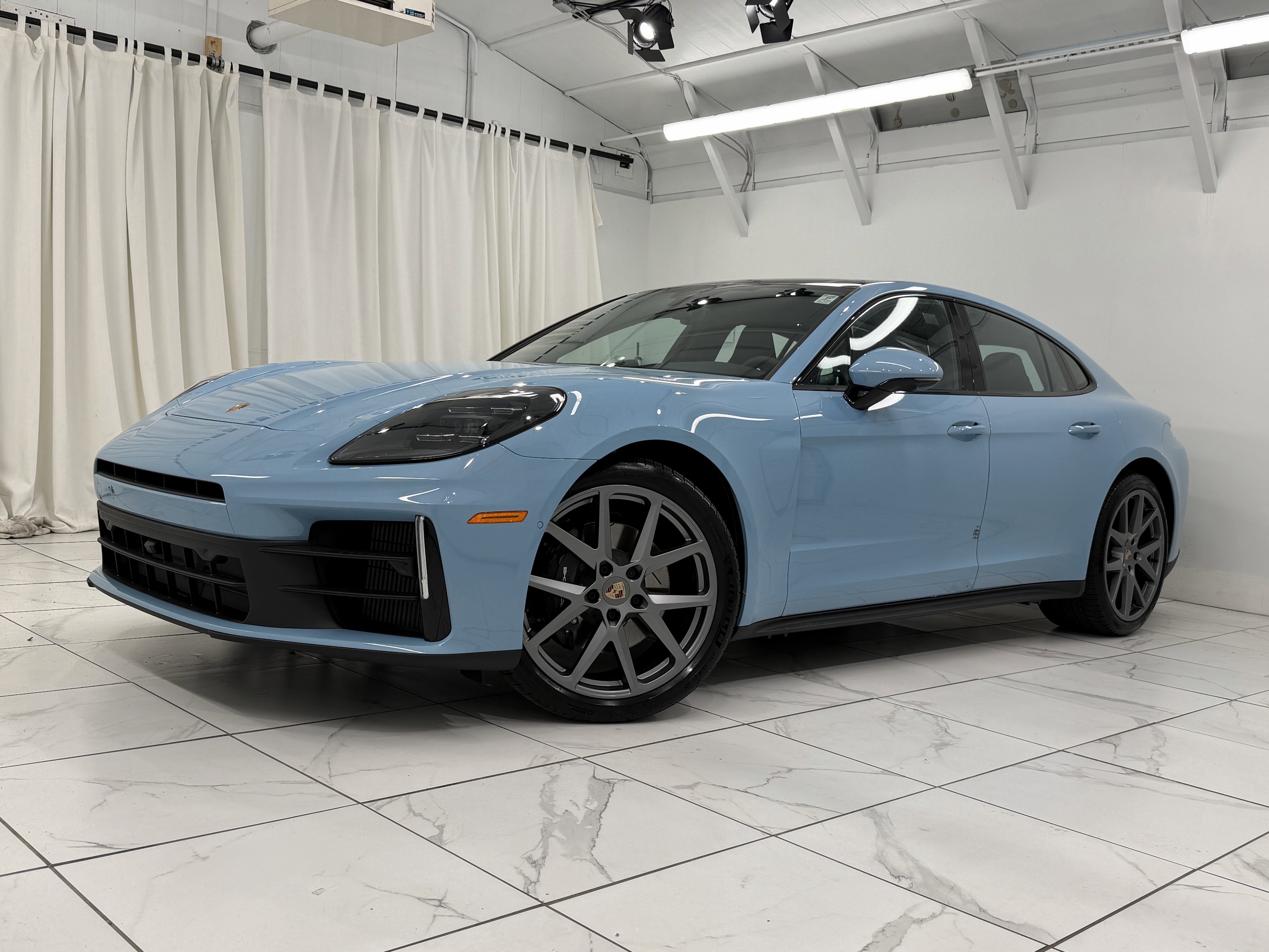 New 2026 Porsche Panamera 4 image 1