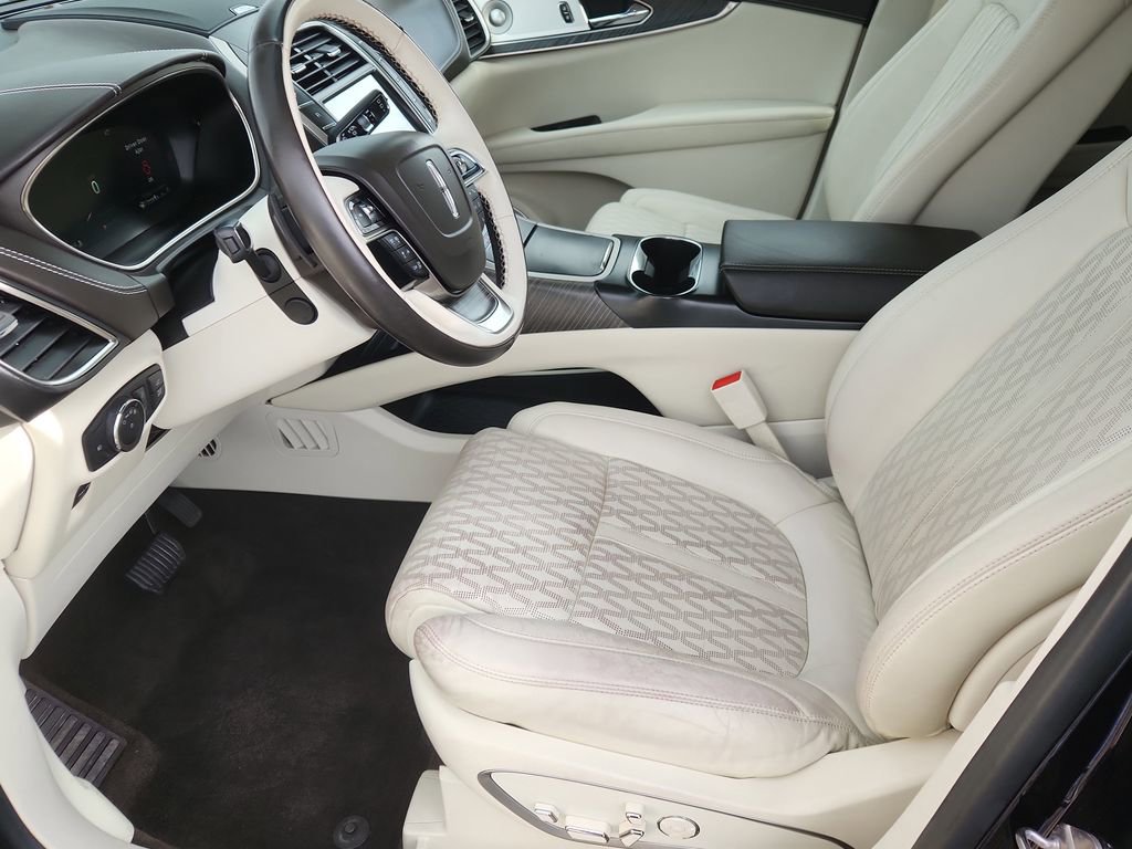 Used 2020 Lincoln Nautilus Black Label w/ Cargo Utility Package image 7