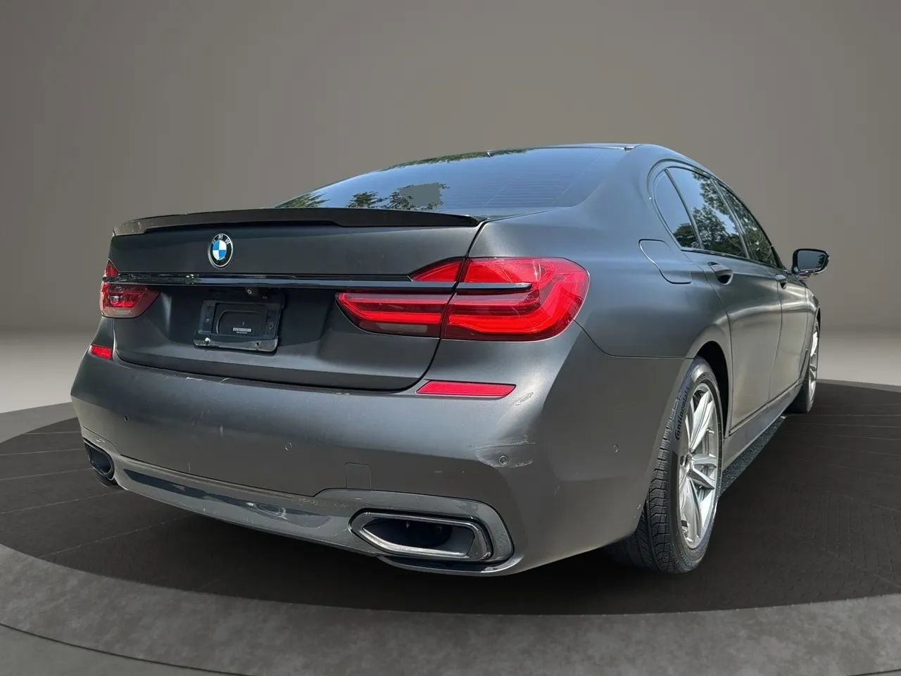 Used 2018 BMW 740e xDrive w/ Luxury Rear Seating Package image 5