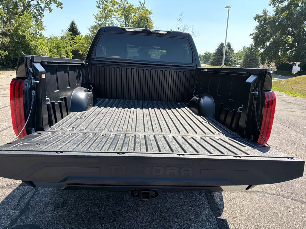 Used 2025 Toyota Tundra Limited AWD/4WD image 41