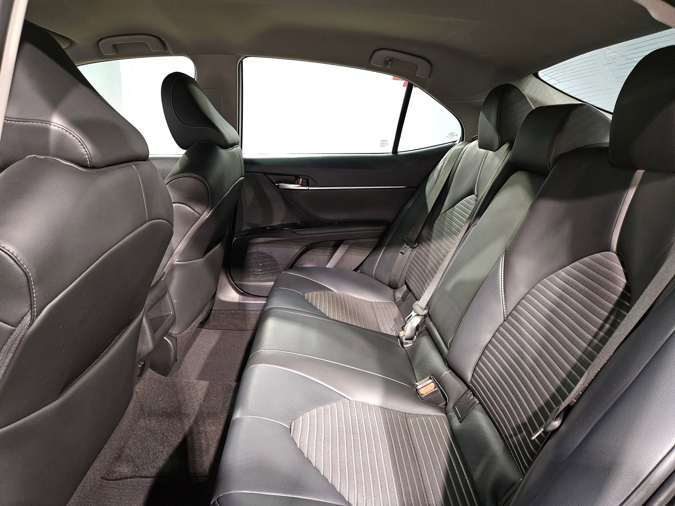 Used 2020 Toyota Camry SE image 34