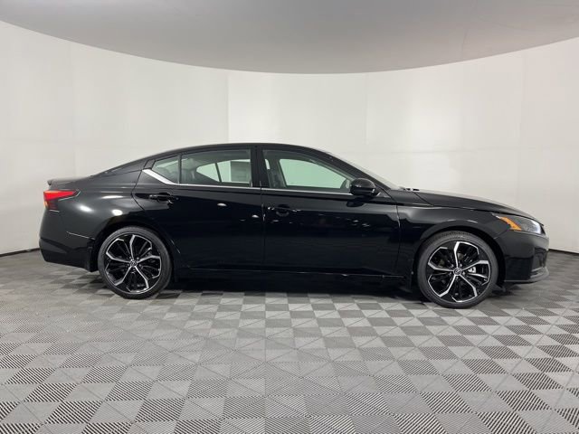 New 2025 Nissan Altima 2.5 SR w/ SR Premium Package image 11