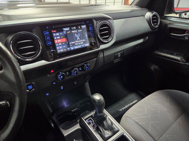 Used 2016 Toyota Tacoma TRD Sport image 53