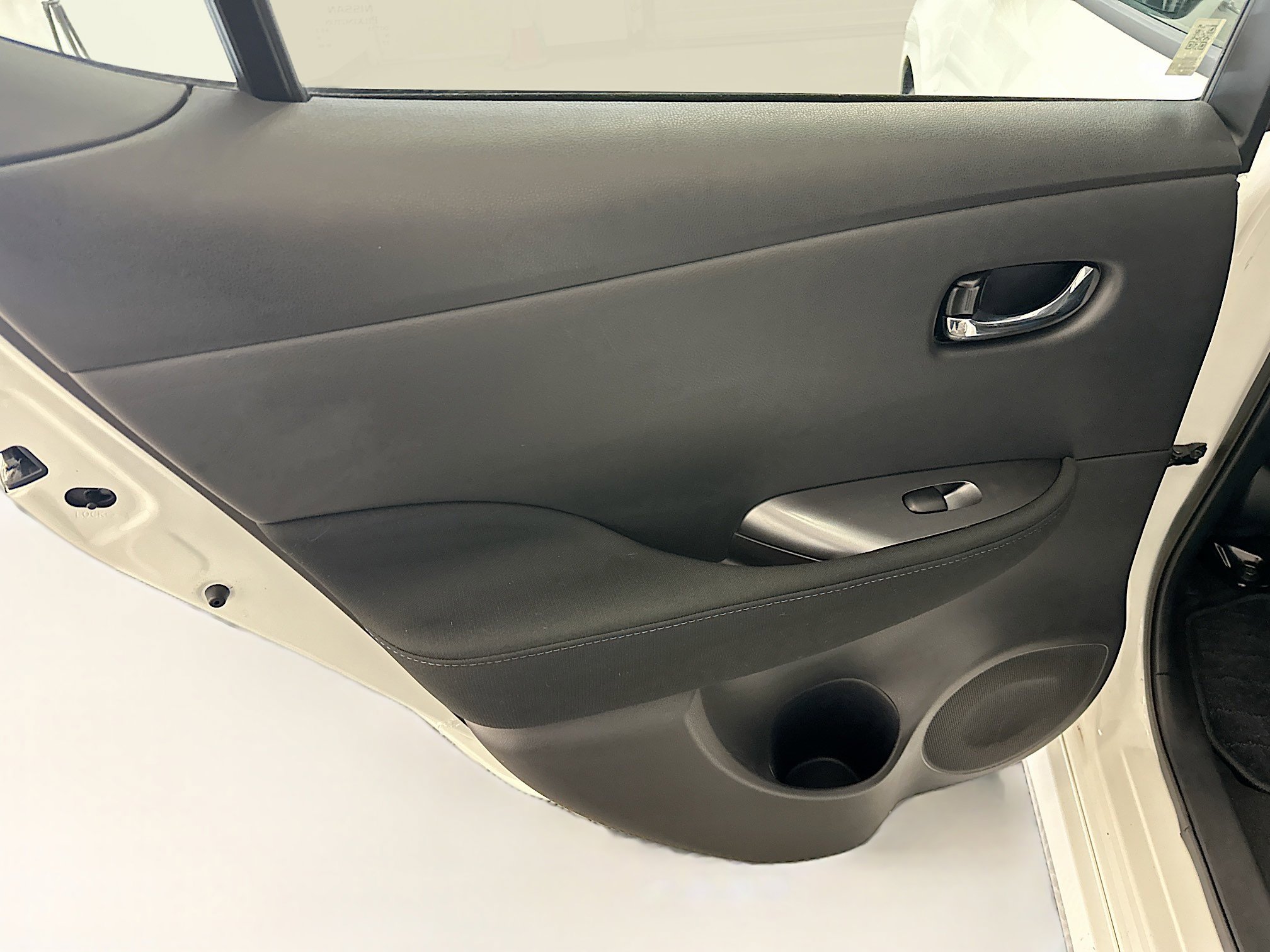 Used 2025 Nissan Leaf S image 26