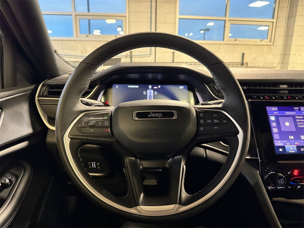 New 2025 Jeep Grand Cherokee Laredo X w/ Luxury Tech Group I image 15