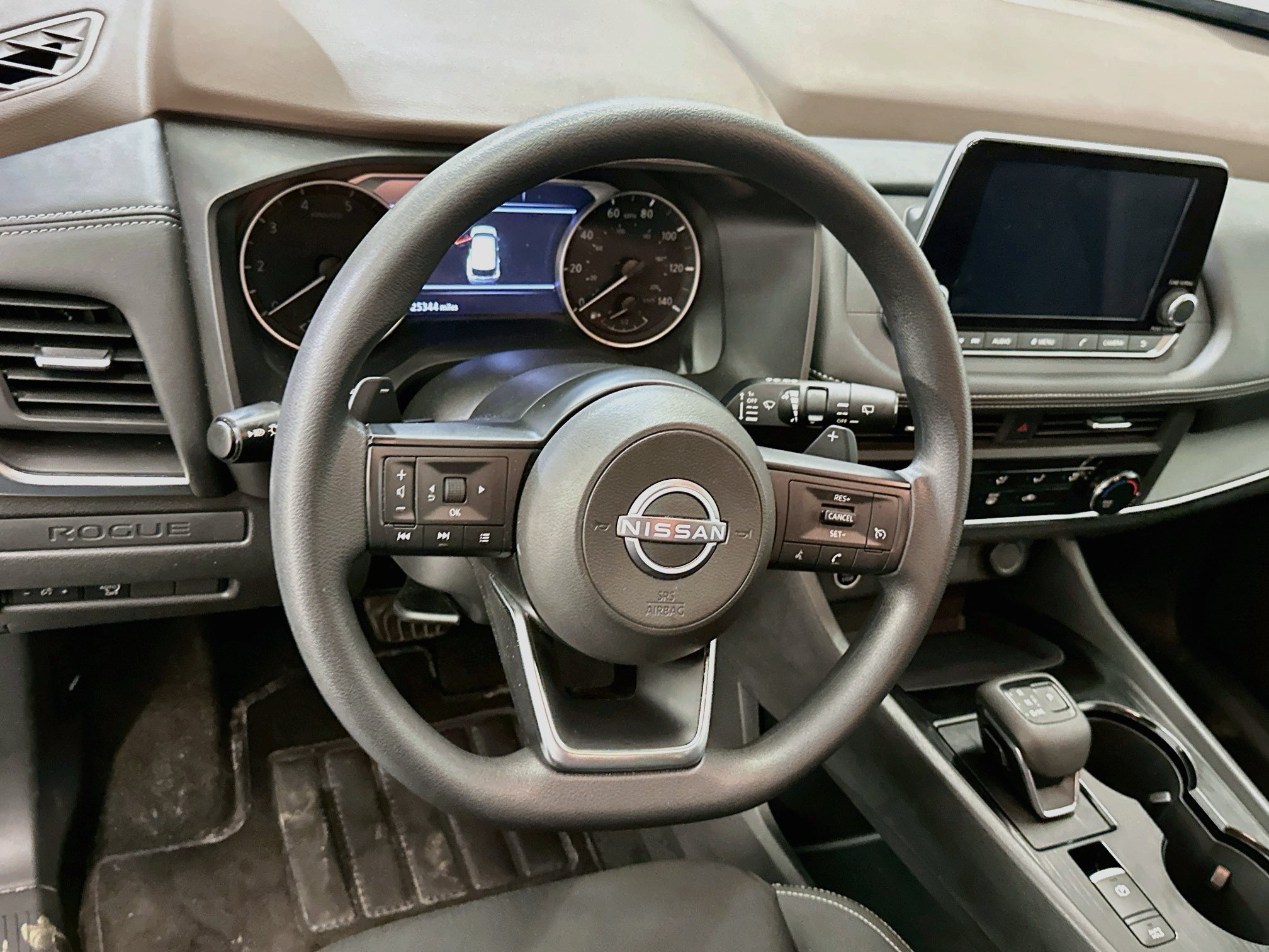 Used 2023 Nissan Rogue S AWD/4WD image 18