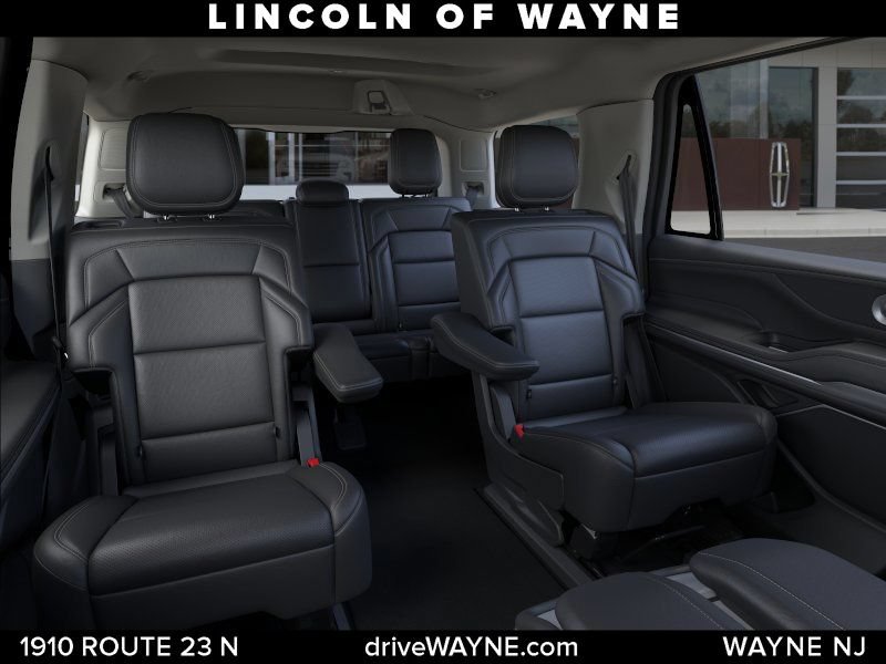 New 2026 Lincoln Navigator Premiere AWD/4WD image 12