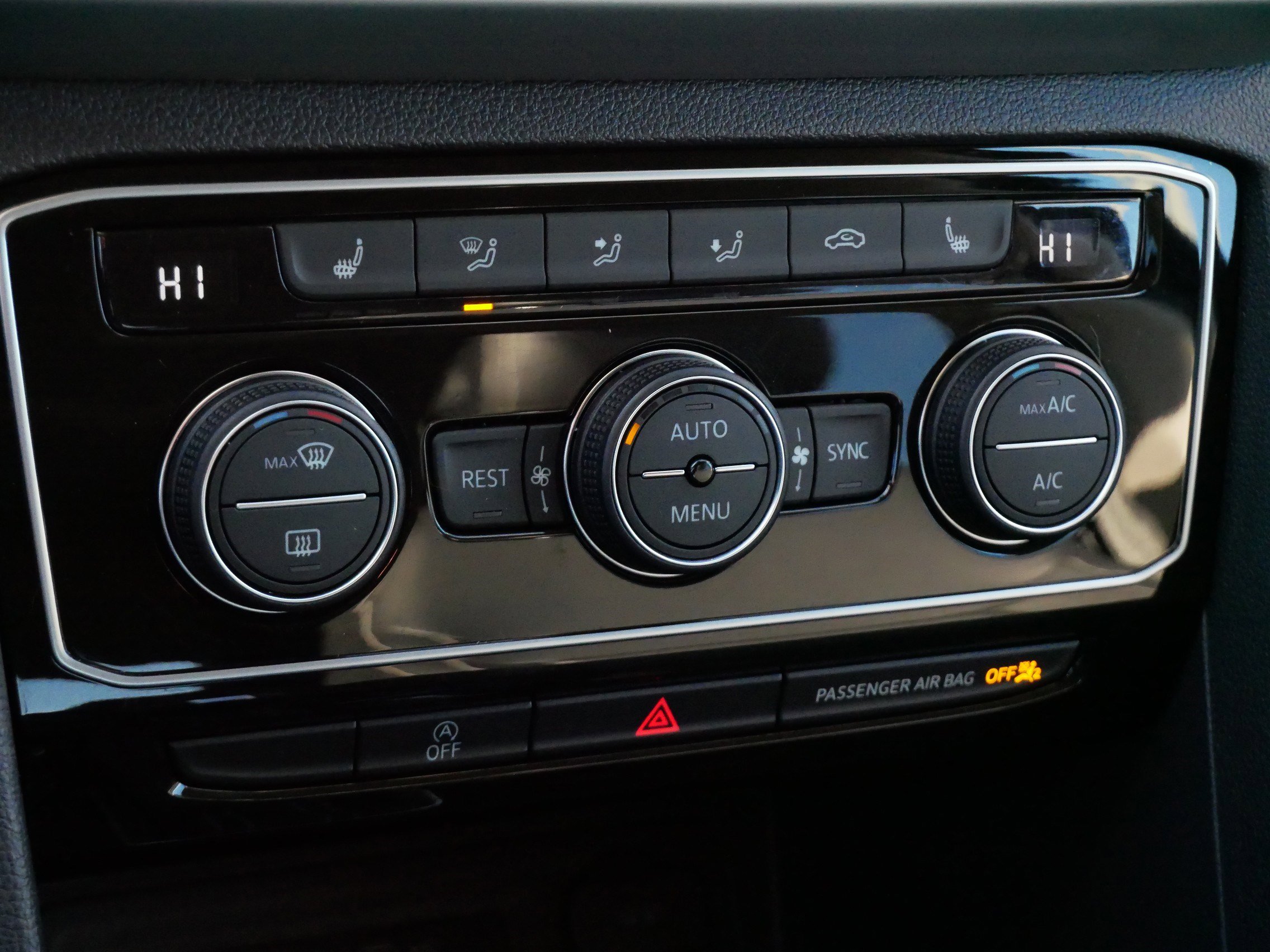 Certified 2023 Volkswagen Atlas SEL R-Line image 23