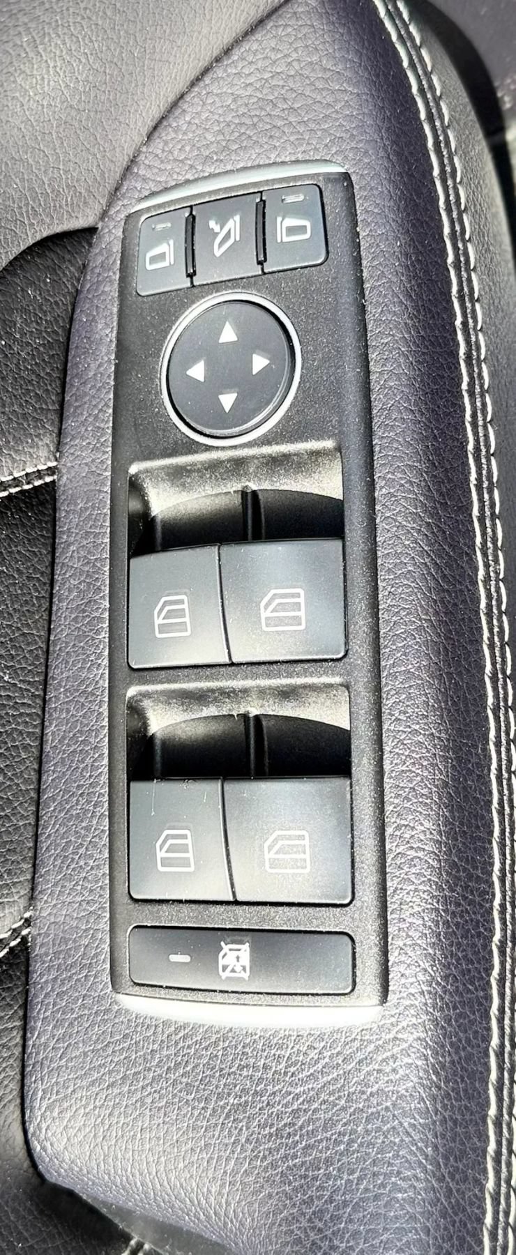 Used 2016 Mercedes-Benz GL 450 4MATIC image 24