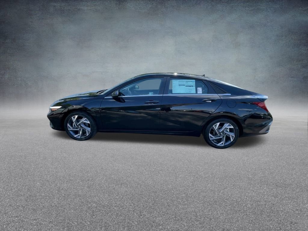 New 2025 Hyundai Elantra Limited image 12