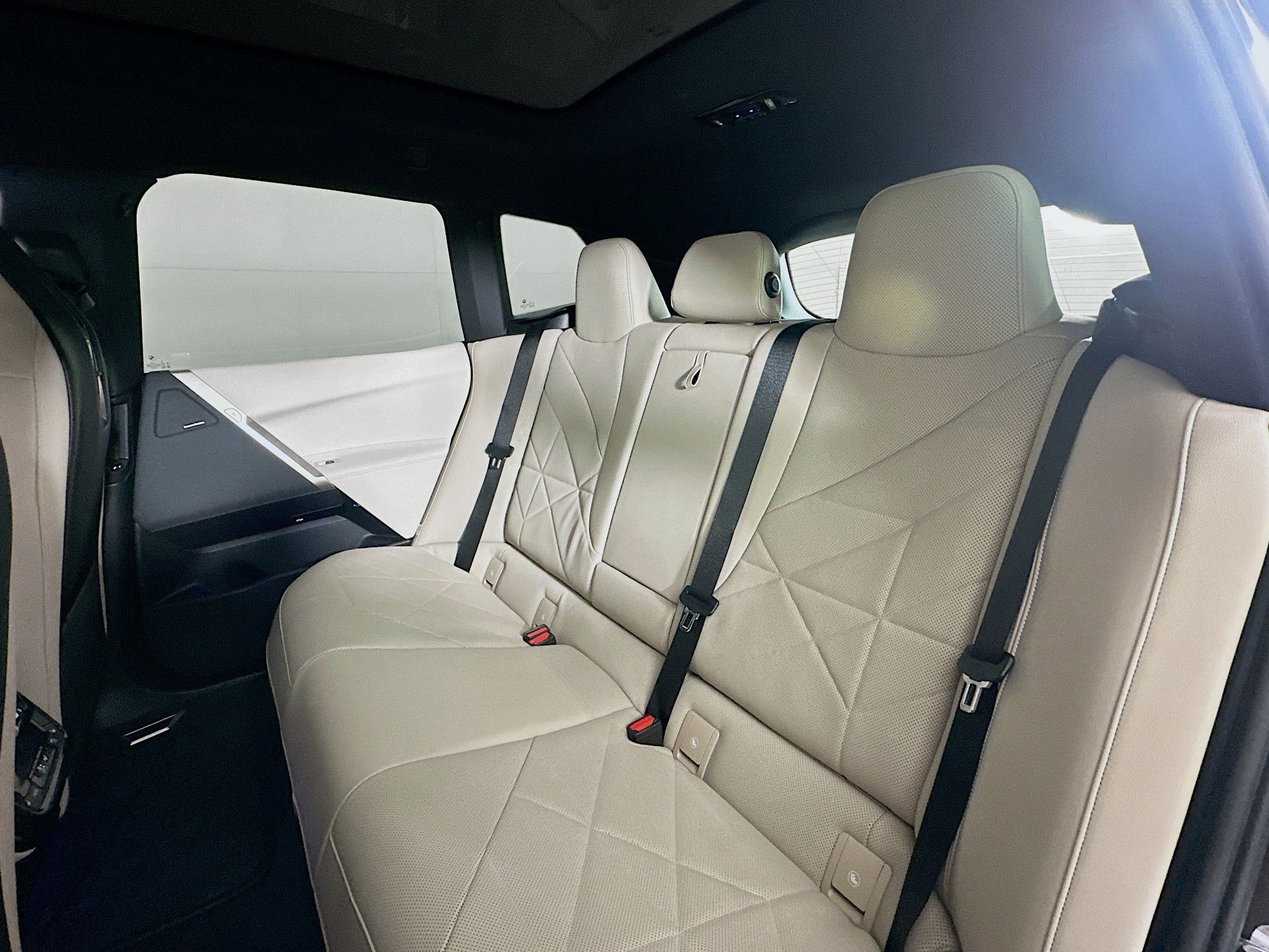 Used 2024 BMW iX xDrive50 w/ Sport Package image 23