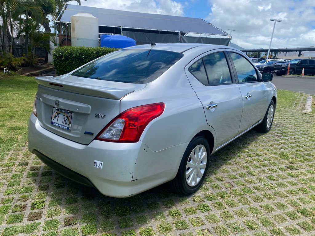 Used 2015 Nissan Versa SV FWD image 7