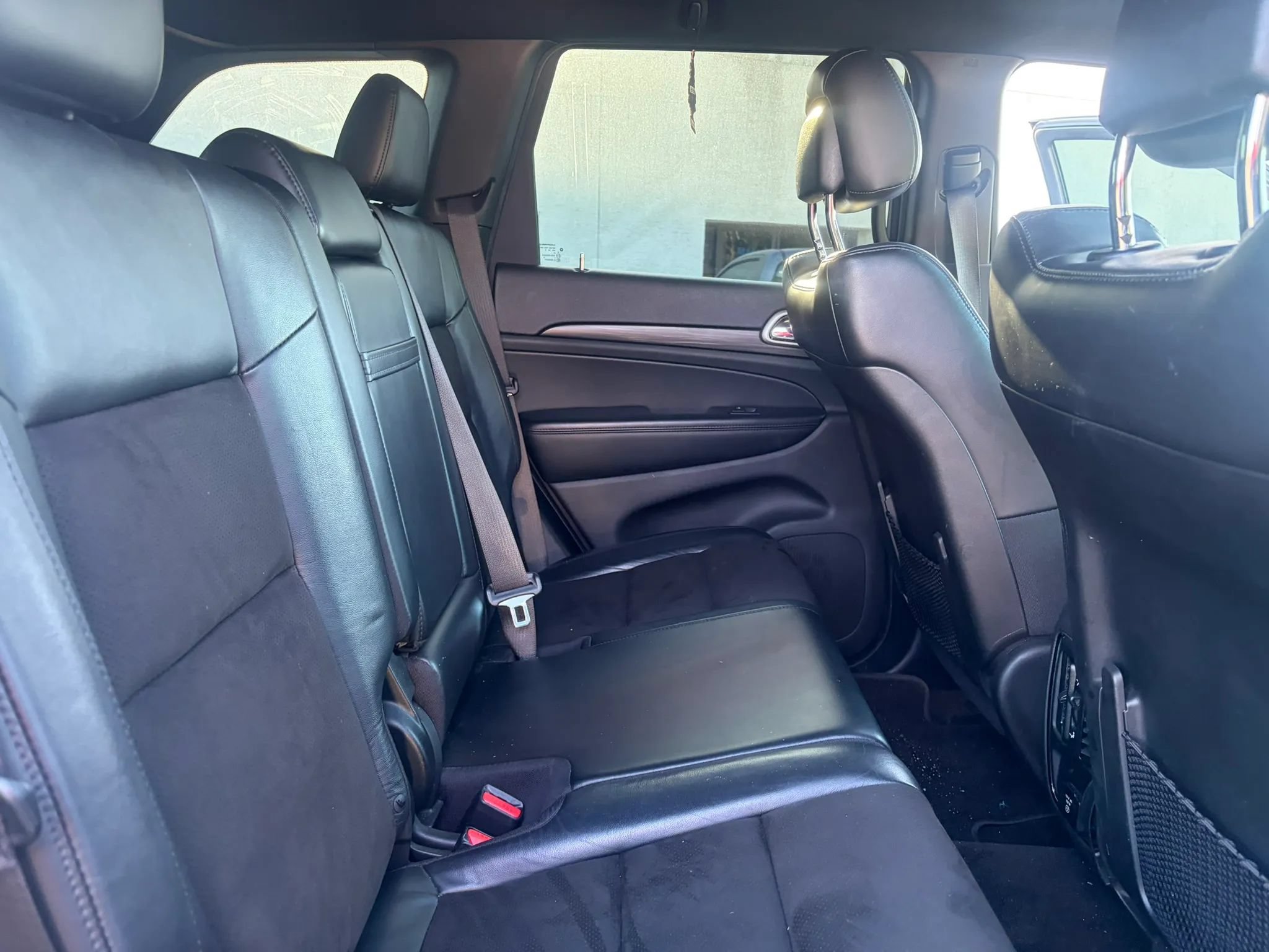 Used 2019 Jeep Grand Cherokee Altitude AWD/4WD image 30