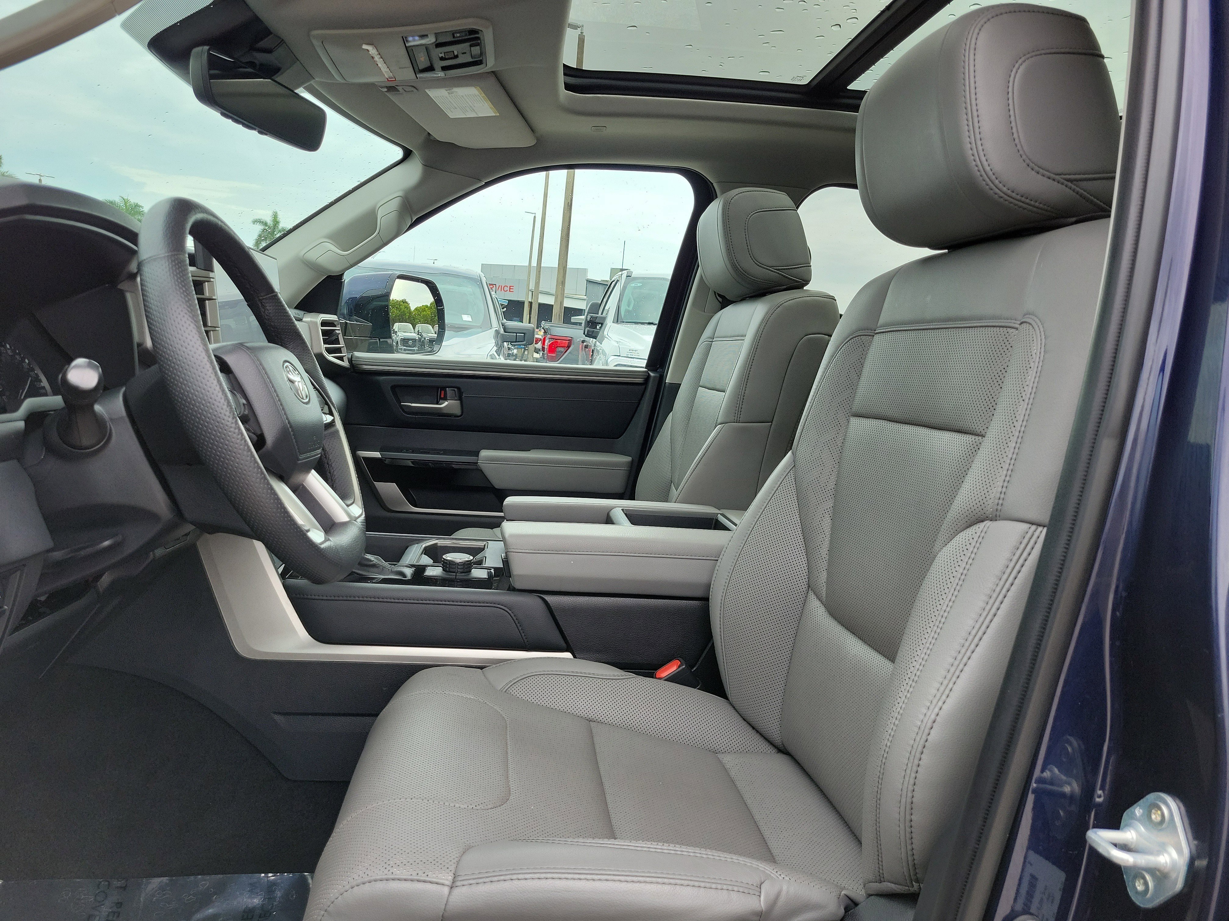 Used 2023 Toyota Tundra Limited w/ Power Package RWD image 8