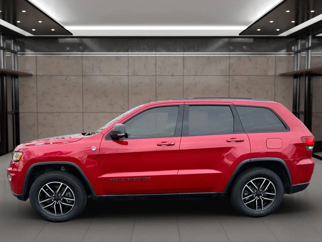 Used 2019 Jeep Grand Cherokee Trailhawk AWD/4WD image 4