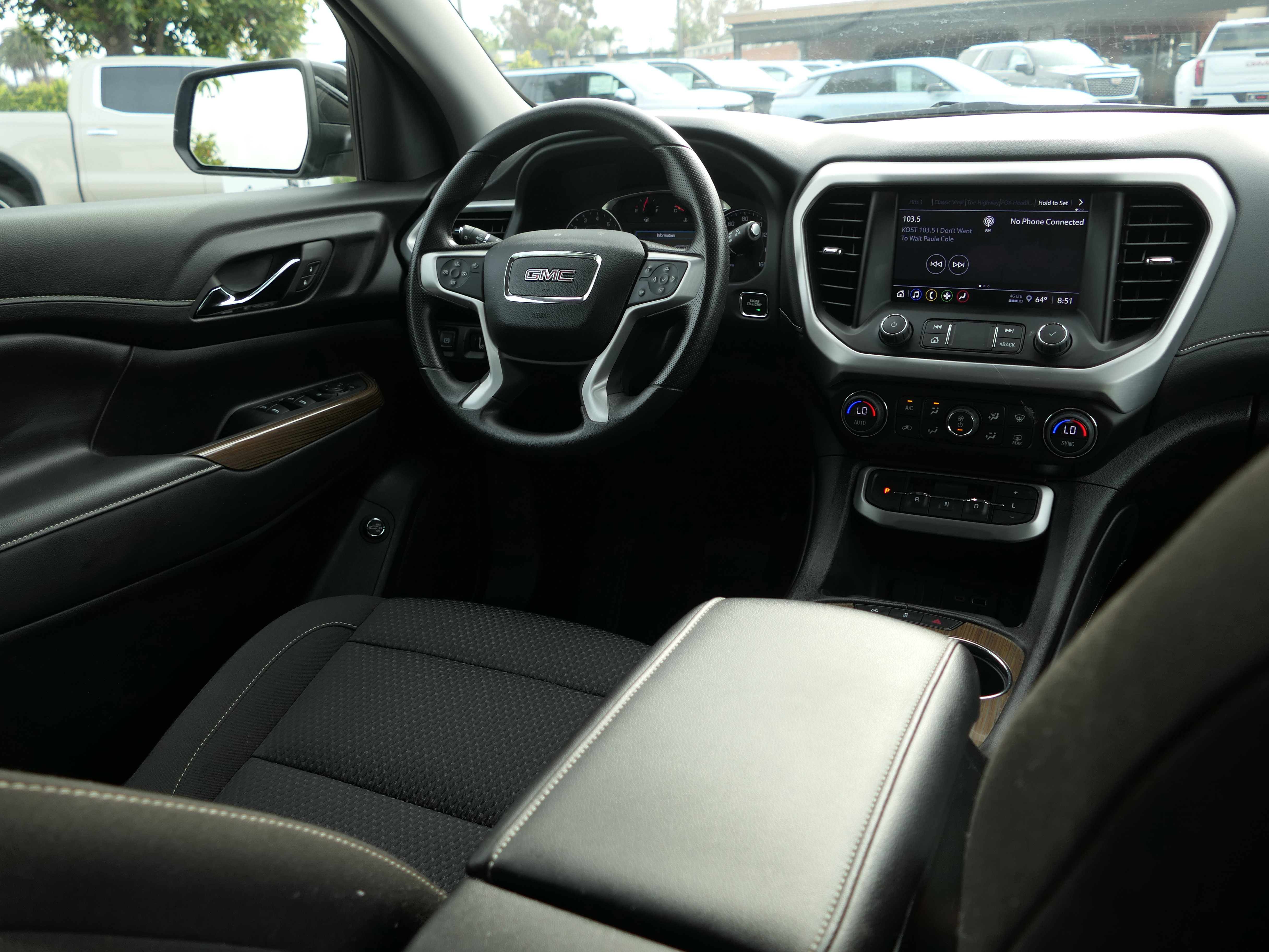 Used 2023 GMC Acadia SLE w/ Driver Convenience Package FWD image 25