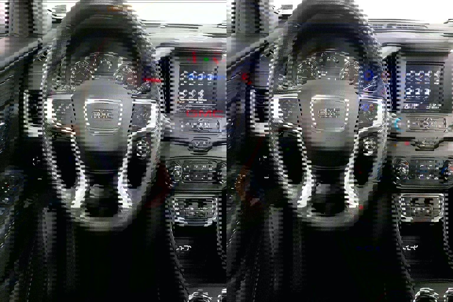 Used 2024 GMC Terrain SLE image 5