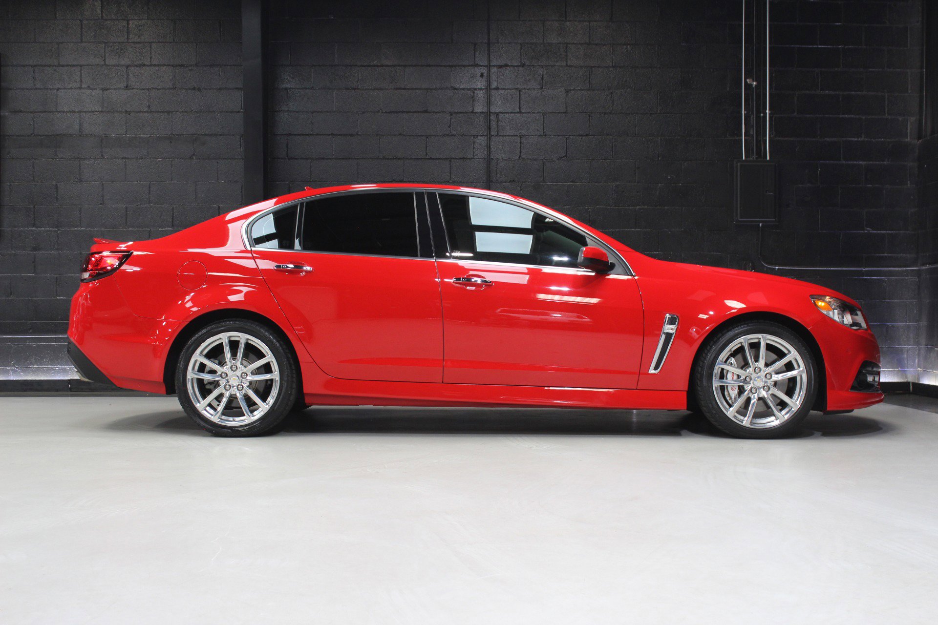 Used 2014 Chevrolet SS RWD image 18