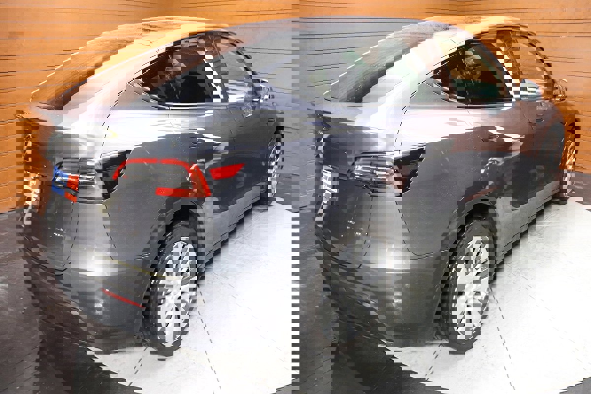 Used 2021 Tesla Model Y Long Range image 14