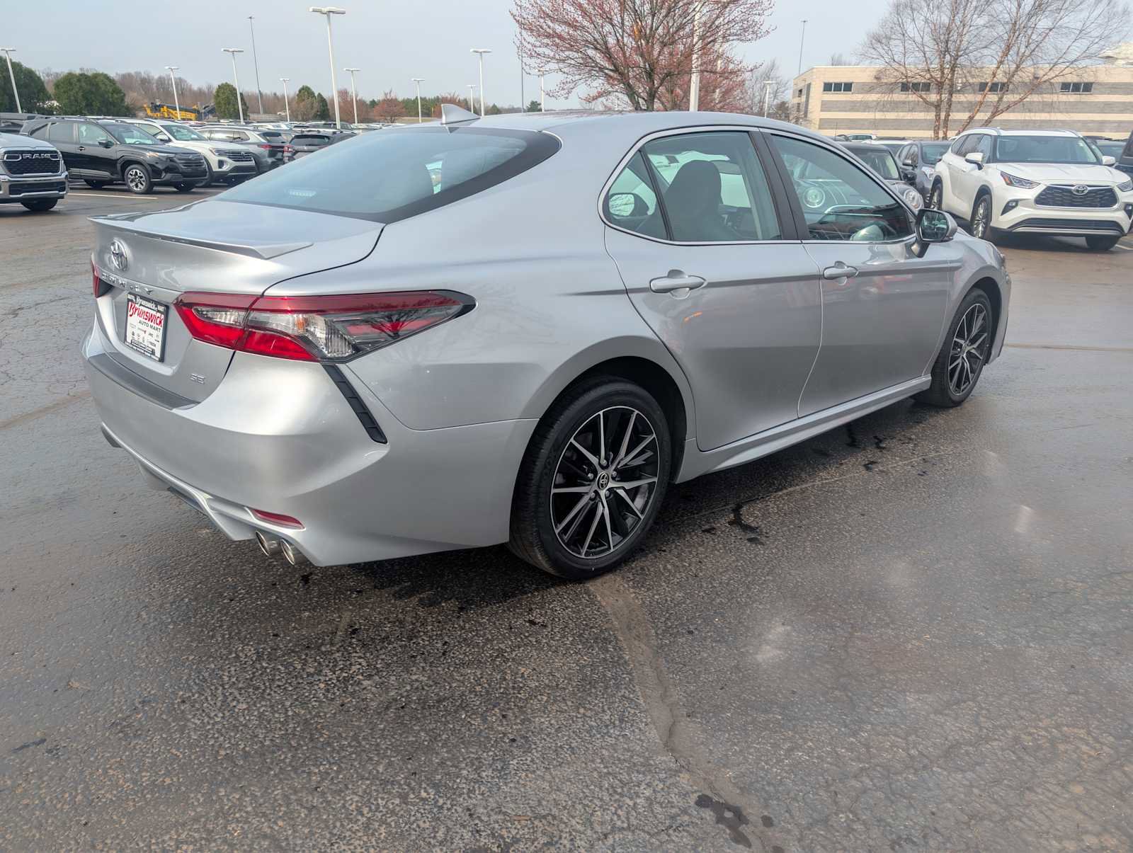Certified 2023 Toyota Camry SE FWD image 7