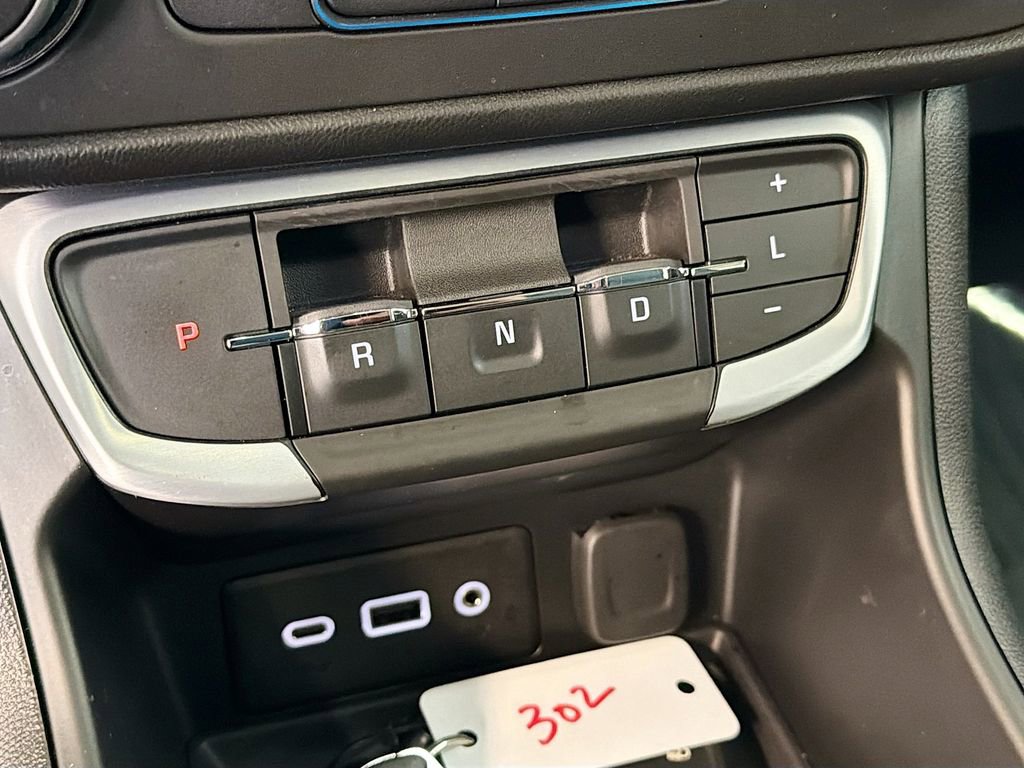 Used 2022 GMC Terrain SLE w/ Driver Convenience Package image 17