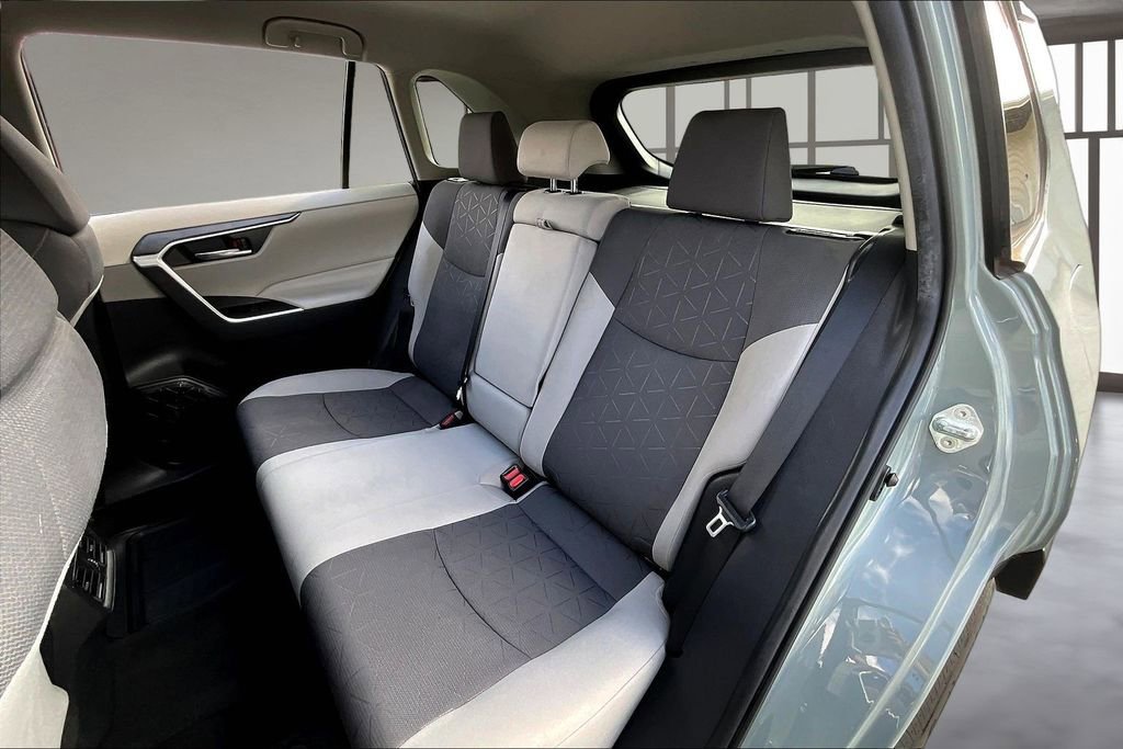 Used 2021 Toyota RAV4 XLE image 22