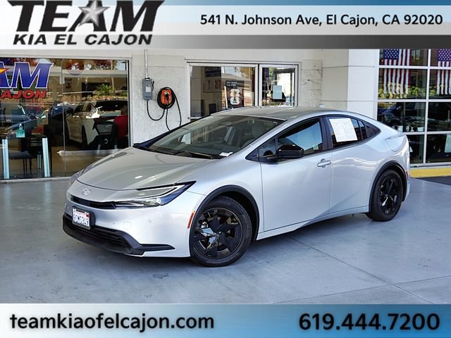 Used 2025 Toyota Prius LE FWD image 1
