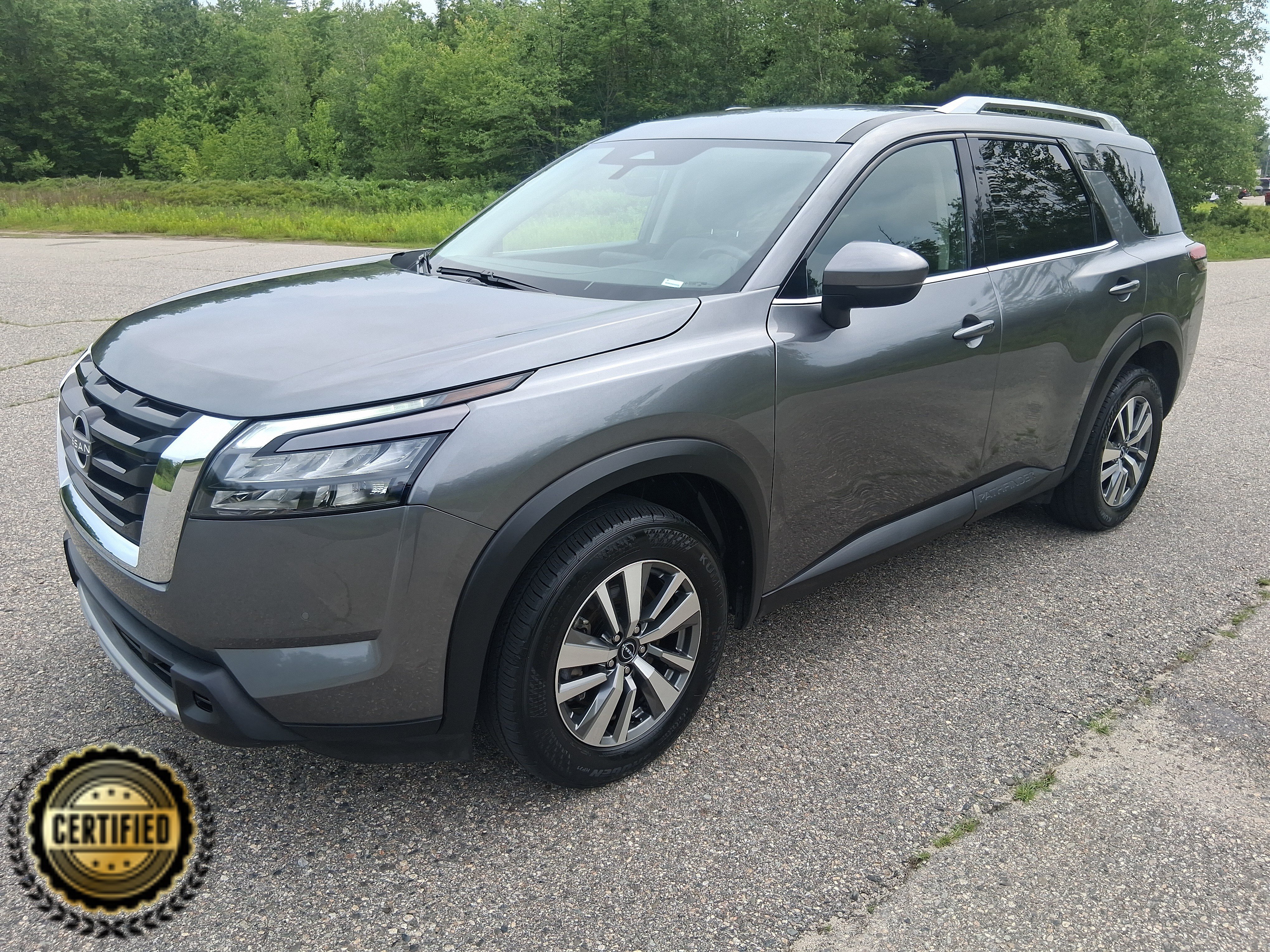 Certified 2025 Nissan Pathfinder SL AWD/4WD image 1