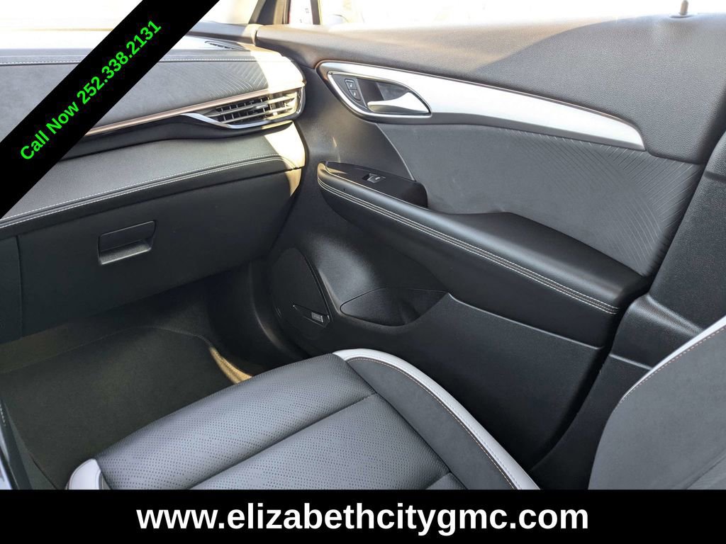 Used 2025 Buick Envision Sport Touring image 18