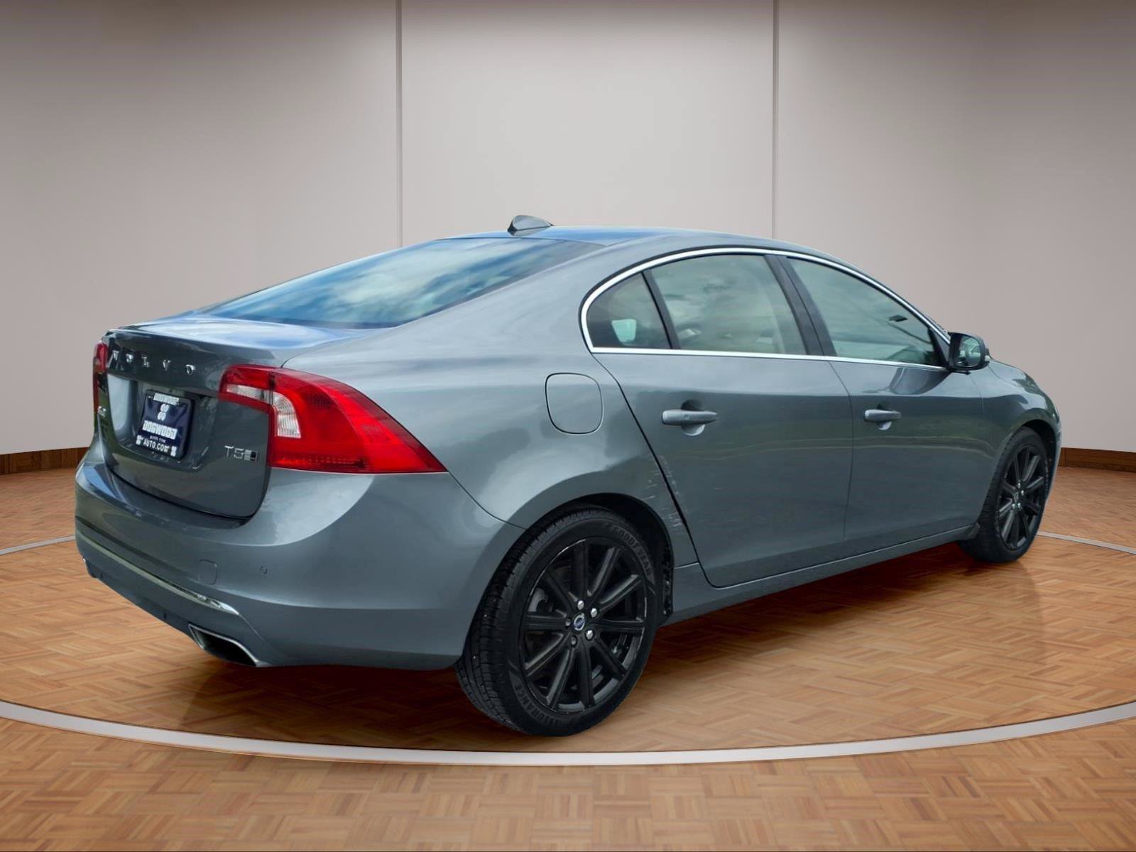 Used 2017 Volvo S60 T5 Inscription Platinum w/ Climate Package AWD/4WD image 6