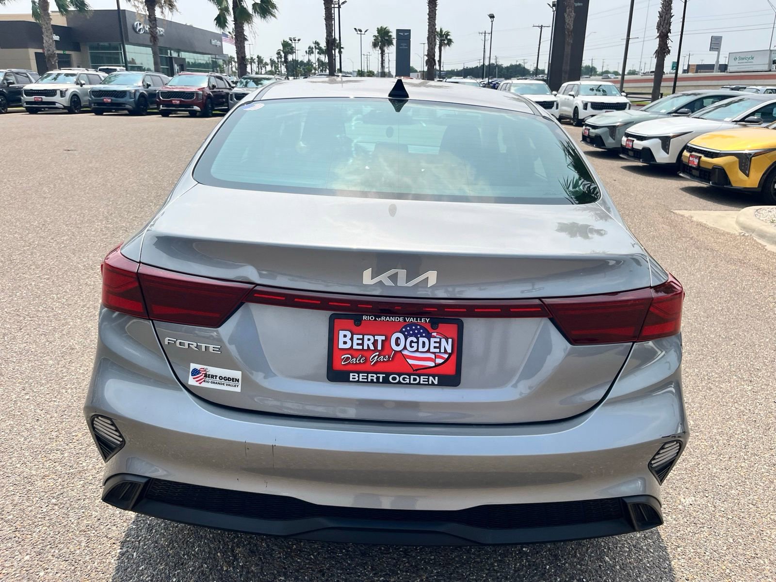 Used 2024 Kia Forte LXS w/ LXS Technology Package FWD image 6