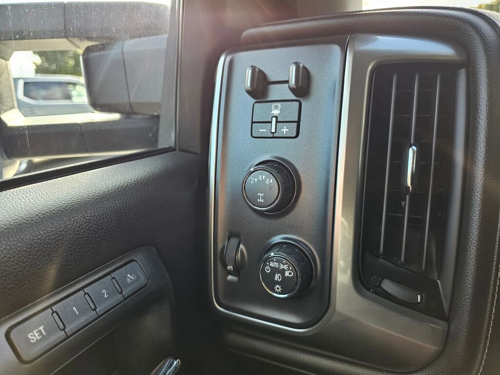 Used 2018 Chevrolet Silverado 3500 LTZ image 40