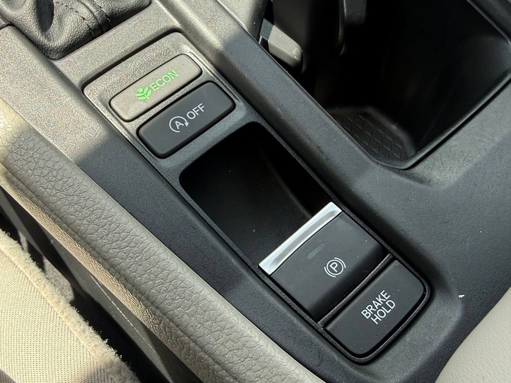 Certified 2025 Honda Accord LX image 29